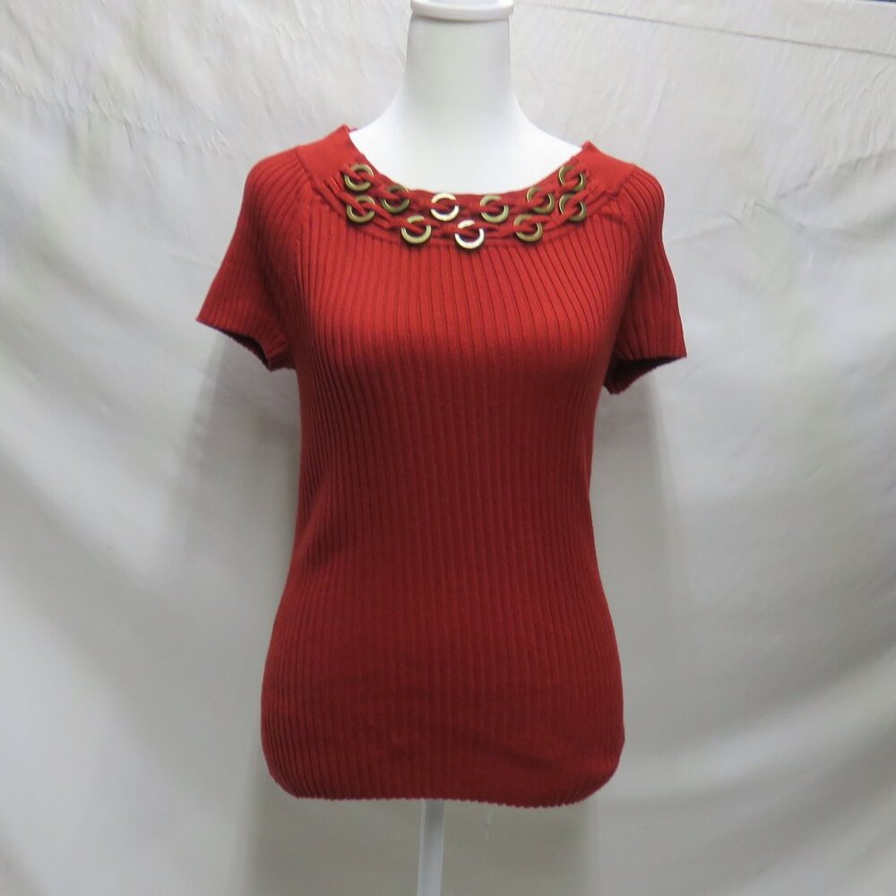 Women's Short Sleeve Scoop Neck Sweater with Brass Color Accent Rings
